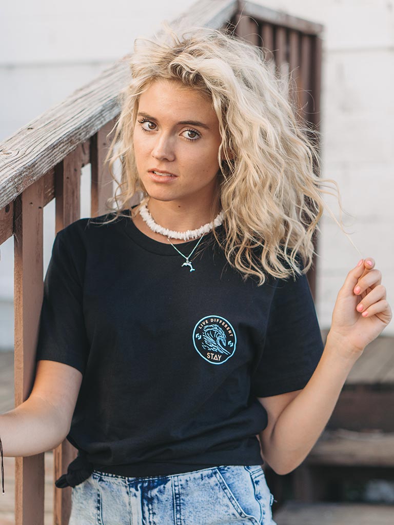Waves Tee - Black - STAY WEAR